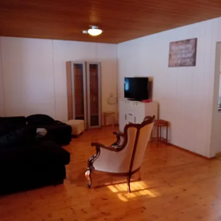Two Bedroom House In 아파트